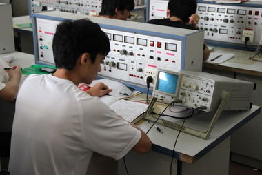 機電工程系學生技能大賽 教學器材的創新與實踐舞臺